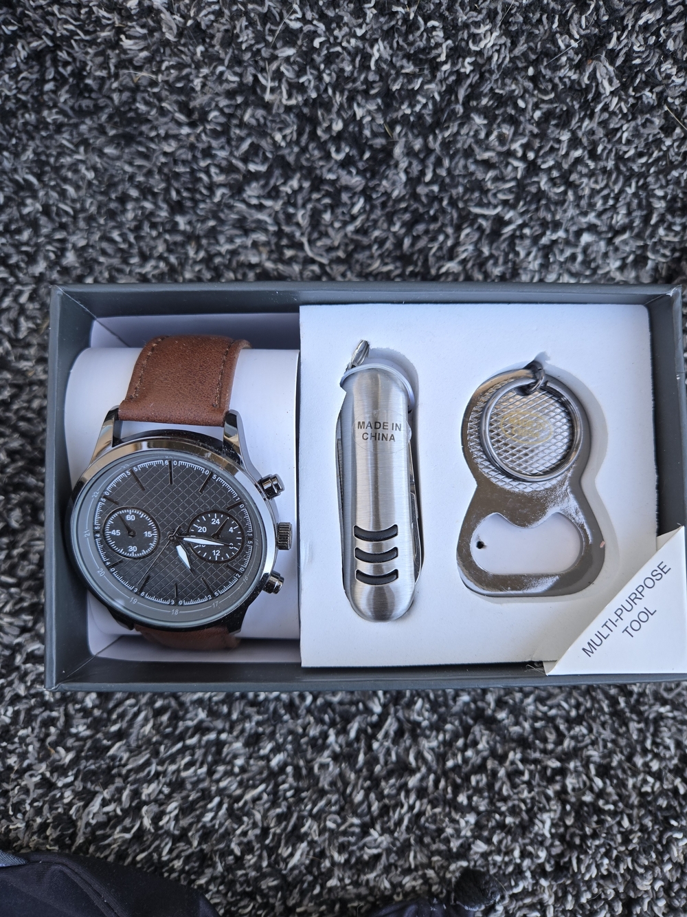 Men's watch and multi-tool gift set